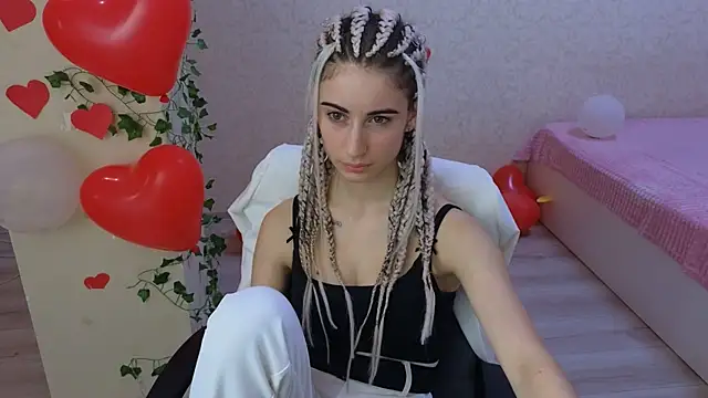 LittleFreya9 online show from February 15, 2025, 2:44 pm