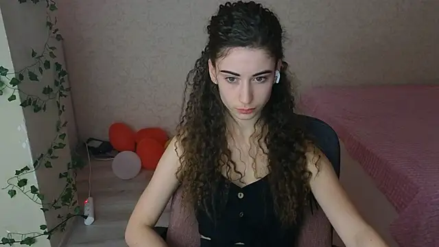 LittleFreya9 online show from February 20, 2025, 3:41 pm