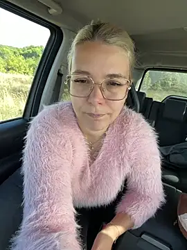 Snapshot of EmyLana chatting on September 27, 2025, 8:30 am EmyLana online show from September 27, 2025, 8:30 am