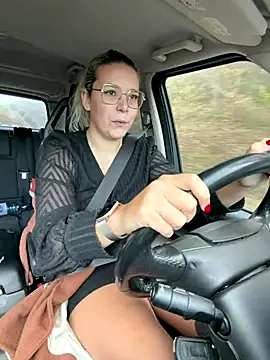 EmyLana online show from November 15, 2025, 7:49 am