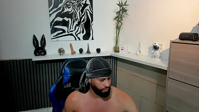 Daemon21 online show from December 4, 2025, 9:56 pm