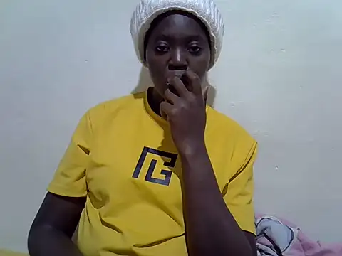 pretty tallgirl online show from June 24, 2026, 7:46 pm