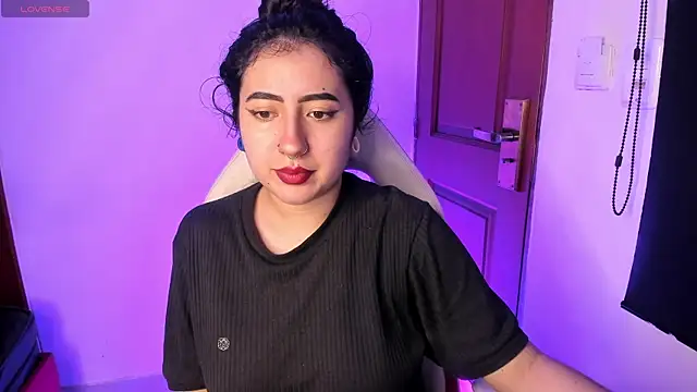 Snapshot of larissa01_ chatting on September 28, 2025, 3:34 am larissa01  online show from September 28, 2025, 3:34 am