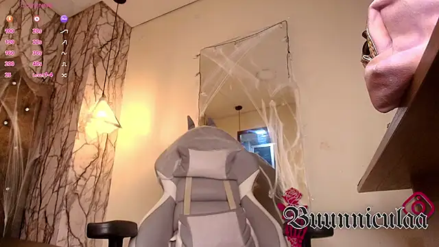 Snapshot of larissa01_ chatting on October 25, 2025, 3:14 am larissa01  online show from October 25, 2025, 3:14 am