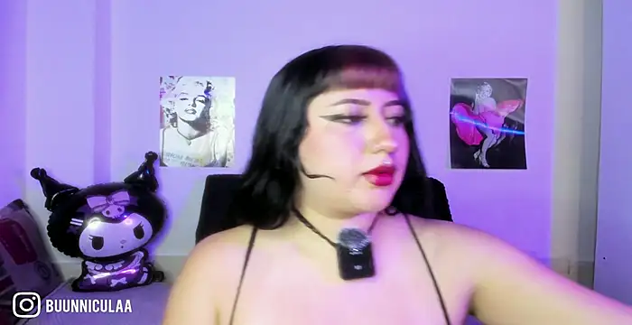 larissa01  online show from May 3, 2026, 8:26 pm