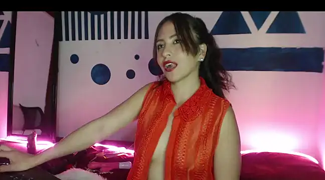 Snapshot of Camilleparist chatting on December 10, 2024, 8:27 pm Camilleparist online show from December 10, 2024, 8:27 pm