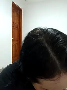Im Amelia online show from December 18, 2024, 7:52 pm