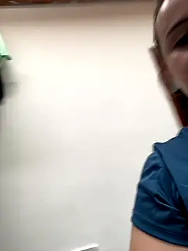 Im Amelia online show from November 6, 2025, 12:39 pm