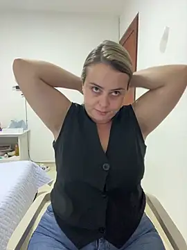 Im Amelia online show from June 20, 2026, 2:25 am