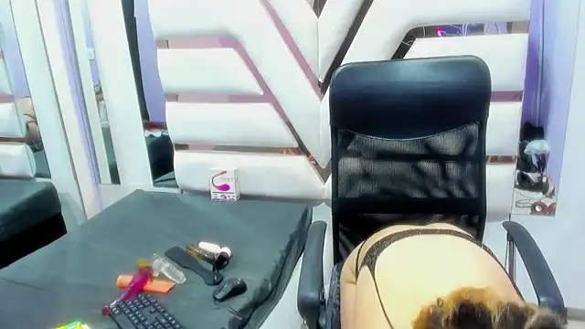 Snapshot of AndrySaenz18 chatting on January 23, 2025, 3:16 am AndrySaenz18 online show from January 23, 2025, 3:16 am