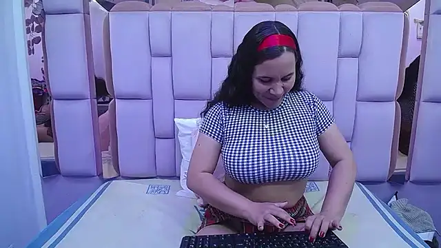 Snapshot of Saylor_Lee22 chatting on May 6, 2026, 3:24 am Saylor Lee22 online show from May 6, 2026, 3:24 am