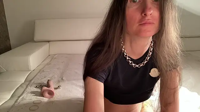 sexyLolia11 online show from September 12, 2025, 8:42 pm