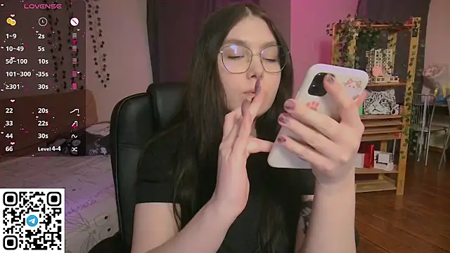 Arizonaa Muse online show from March 9, 2026, 1:26 pm