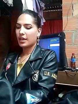 Lanna hott  online show from December 4, 2024, 3:32 pm