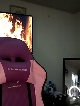 Lanna hott  online show from October 15, 2025, 7:36 pm