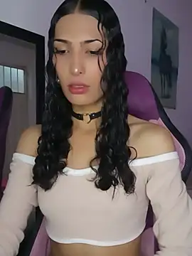 Lanna hott  online show from June 10, 2026, 7:57 pm