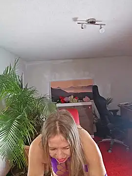 Snapshot of Supertitten95DD chatting on February 12, 2025, 9:20 am Supertitten95DD online show from February 12, 2025, 9:20 am