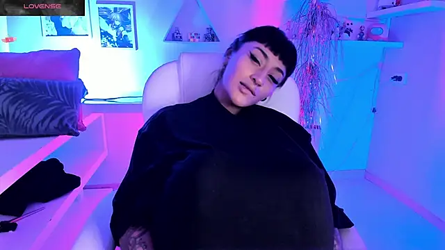 Valkiria ponce online show from October 11, 2025, 5:28 am