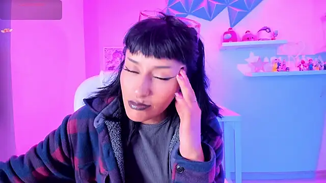 Valkiria ponce online show from December 17, 2025, 5:35 am