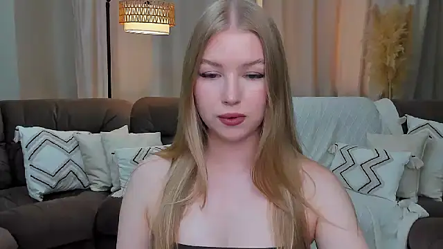 shy  lady online show from May 26, 2026, 11:39 am