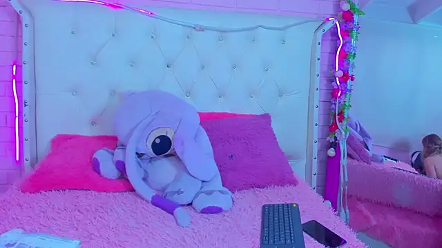 Melissa walker  online show from March 6, 2025, 6:37 pm