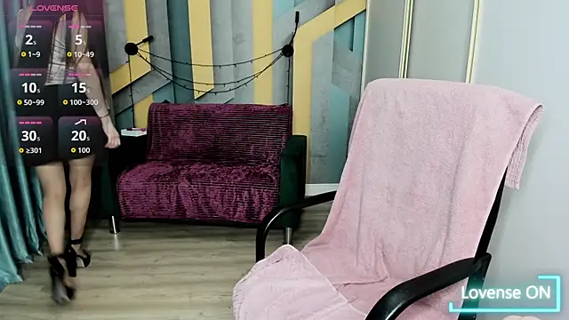 AriaGray online show from November 20, 2025, 2:17 pm