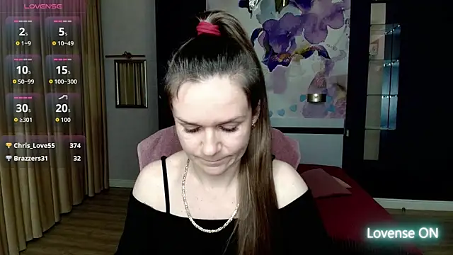 Snapshot of AriaGray chatting on April 9, 2026, 12:21 am AriaGray online show from April 9, 2026, 12:21 am