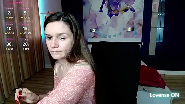 Snapshot of AriaGray chatting on April 18, 2026, 7:12 am AriaGray online show from April 18, 2026, 7:12 am
