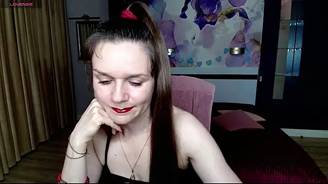 Snapshot of AriaGray chatting on May 9, 2026, 8:14 pm AriaGray online show from May 9, 2026, 8:14 pm