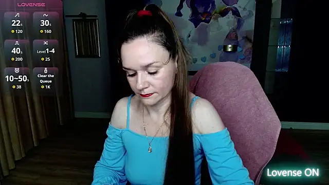 AriaGray online show from June 12, 2026, 1:37 am