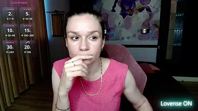 AriaGray online show from June 19, 2026, 2:27 am