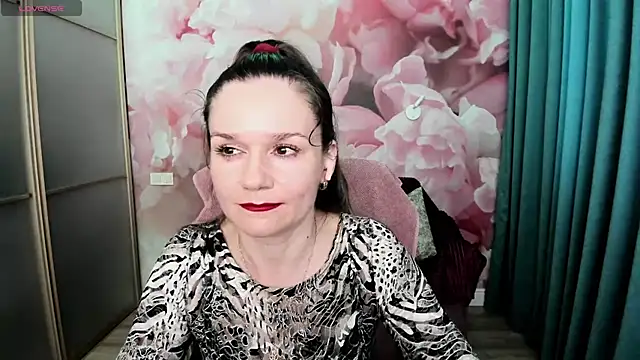 AriaGray online show from June 27, 2026, 4:12 pm