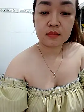 VyOanh2K online show from March 13, 2025, 7:06 pm