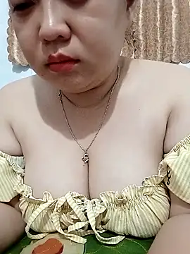 VyOanh2K online show from October 20, 2025, 2:39 pm