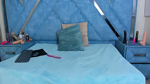 Aura love69 online show from December 18, 2025, 5:57 am