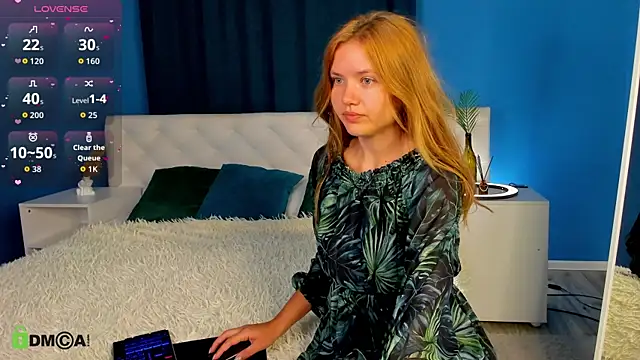 Snapshot of Eva__Lewis chatting on September 29, 2025, 12:05 am Eva  Lewis online show from September 29, 2025, 12:05 am