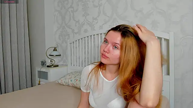 Snapshot of Eva__Lewis chatting on June 5, 2026, 6:52 am Eva Lewis online show from June 5, 2026, 6:52 am