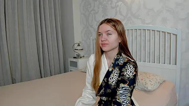 Eva  Lewis online show from July 24, 2026, 3:37 am