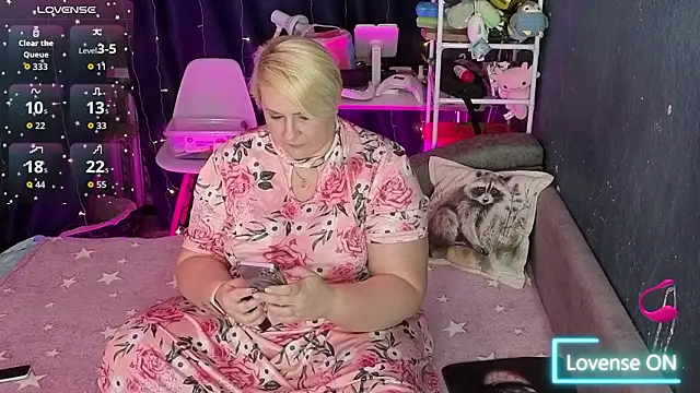 Snapshot of CuteHanna chatting on February 14, 2026, 8:49 pm CuteHanna online show from February 14, 2026, 8:49 pm