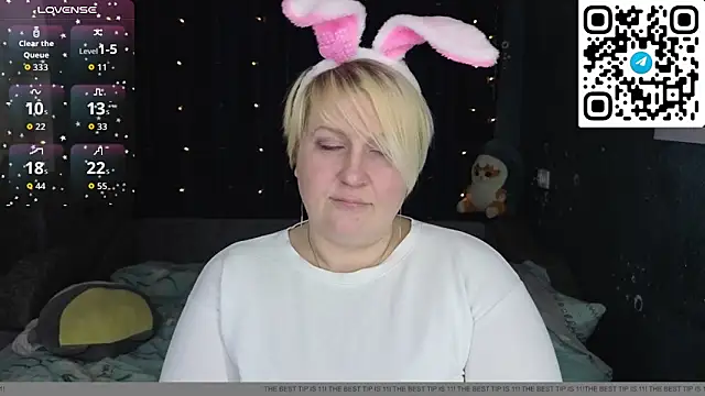 Snapshot of CuteHanna chatting on April 5, 2026, 11:57 pm CuteHanna online show from April 5, 2026, 11:57 pm