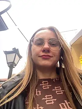 Snapshot of GraceTorrez chatting on December 6, 2024, 11:33 am GraceTorrez online show from December 6, 2024, 11:33 am