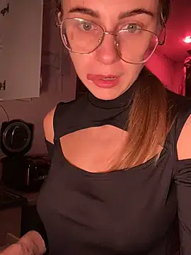 Snapshot of GraceTorrez chatting on December 19, 2024, 12:56 pm GraceTorrez online show from December 19, 2024, 12:56 pm