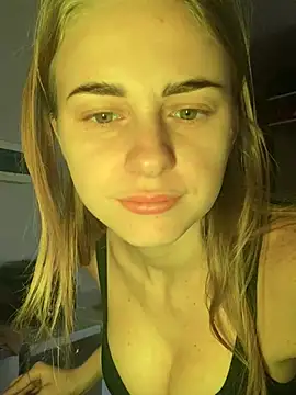Snapshot of GraceTorrez chatting on January 5, 2025, 10:10 am GraceTorrez online show from January 5, 2025, 10:10 am