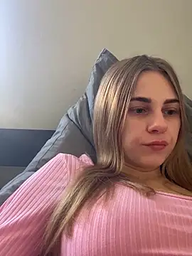 Snapshot of GraceTorrez chatting on January 9, 2025, 11:36 am GraceTorrez online show from January 9, 2025, 11:36 am