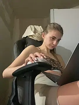 Snapshot of GraceTorrez chatting on February 6, 2025, 6:56 pm GraceTorrez online show from February 6, 2025, 6:56 pm