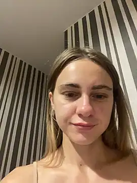Snapshot of GraceTorrez chatting on October 7, 2025, 3:42 pm GraceTorrez online show from October 7, 2025, 3:42 pm