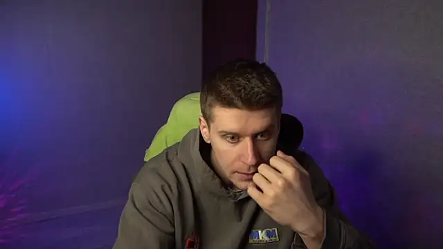 Bruno Banani online show from December 16, 2025, 7:52 pm