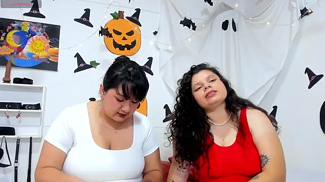 Snapshot of Karol_IsabelCouple chatting on October 21, 2025, 9:04 pm Karol IsabelCouple online show from October 21, 2025, 9:04 pm