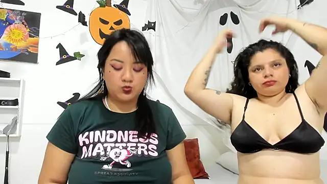 Snapshot of Karol_IsabelCouple chatting on October 25, 2025, 2:41 am Karol IsabelCouple online show from October 25, 2025, 2:41 am