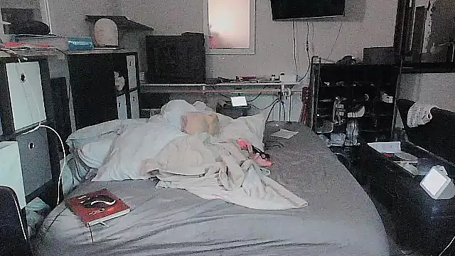 sissytrapdolly24 online show from September 13, 2025, 12:10 am